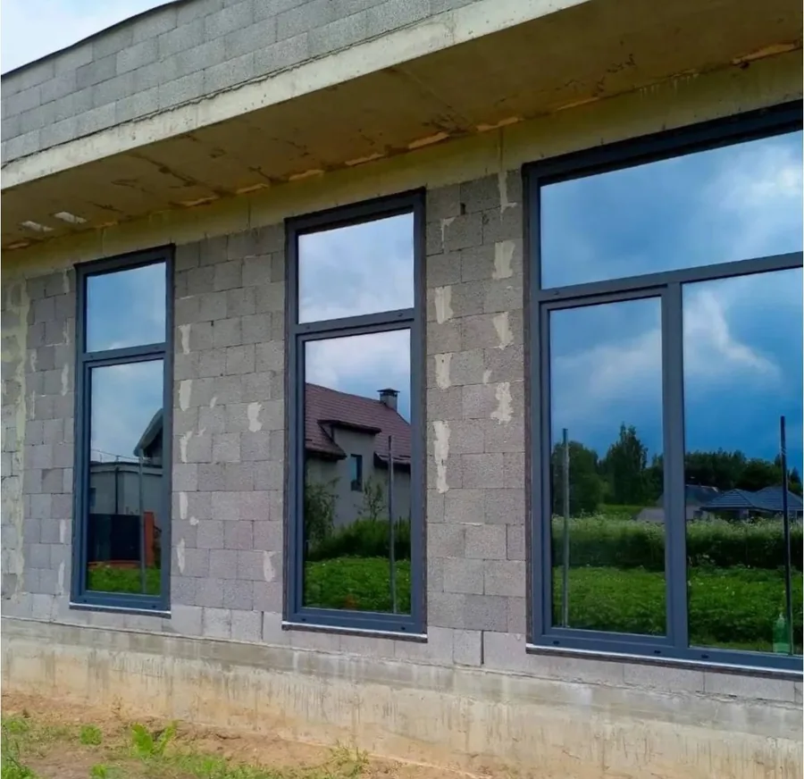 Панорамные окна в доме из газоблока